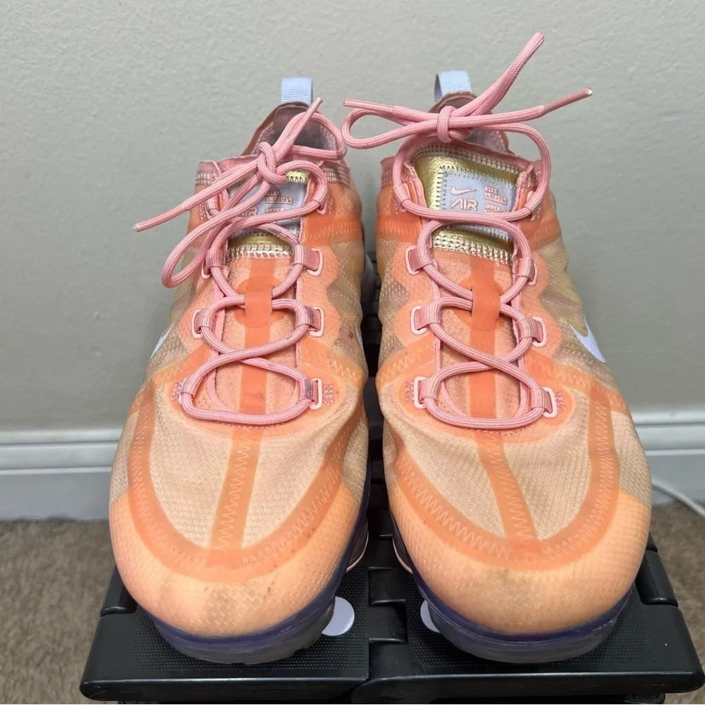 Nike Air VaporMax 2019 Running Shoes Womens Size 10 AR6632-603 Bleached Coral